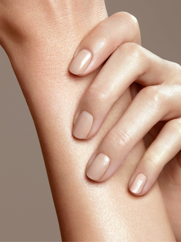 Hand Model Eva-Marie - beauty hands with nude nails - Viktoria Stutz - Germany